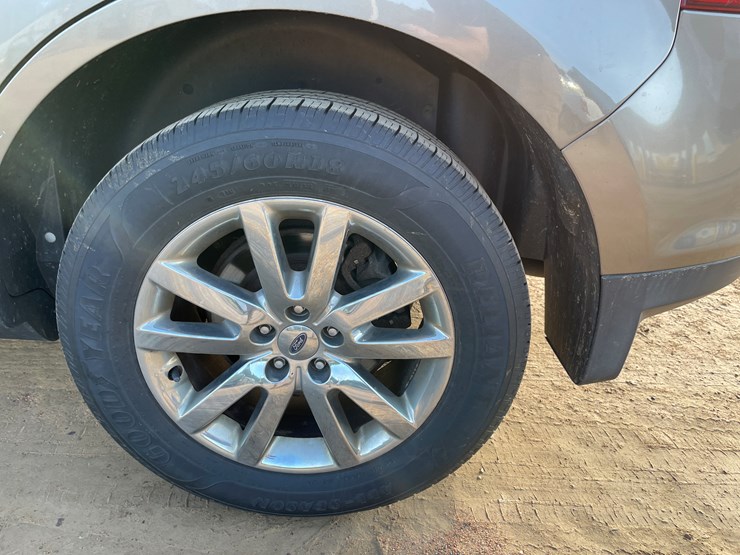 2013-ford-edge-image-15