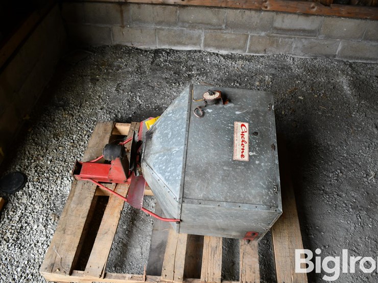 cyclone-spreader-image-8