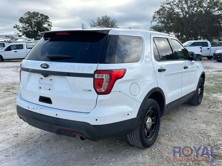 2016-ford-explorer-image-3