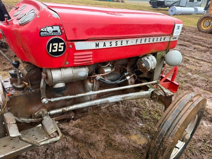 massey-ferguson-135-image-2