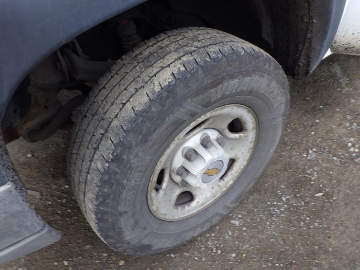 2003-chevrolet-2500hd-image-13