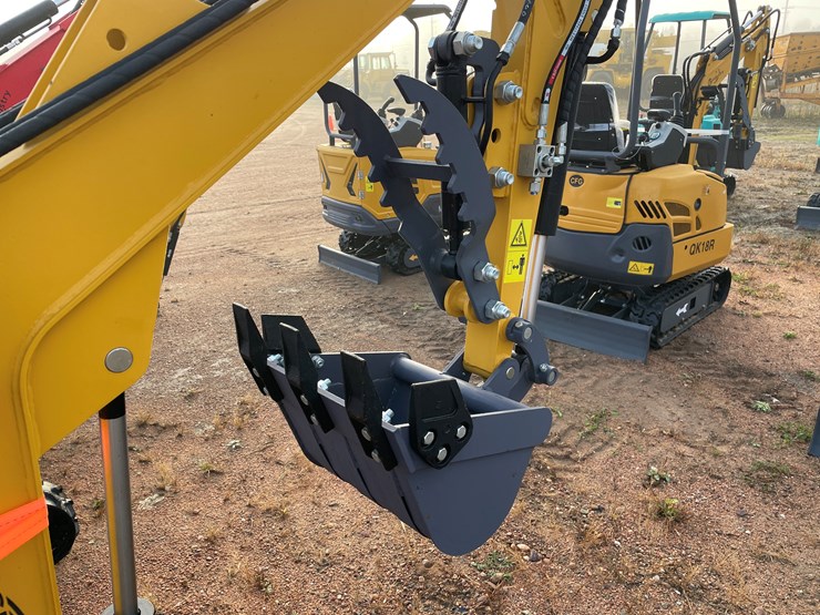 #1793-•-agt-mx20r-mini-excavator-image-15