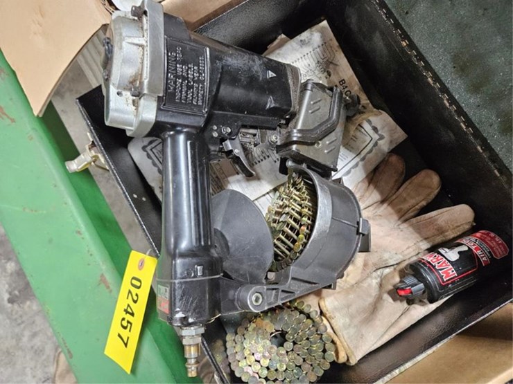 #2457-•-roofing-nail-gun-&-assorted-nails-image-9