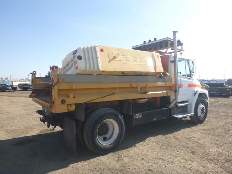 freightliner-fl70-image-3