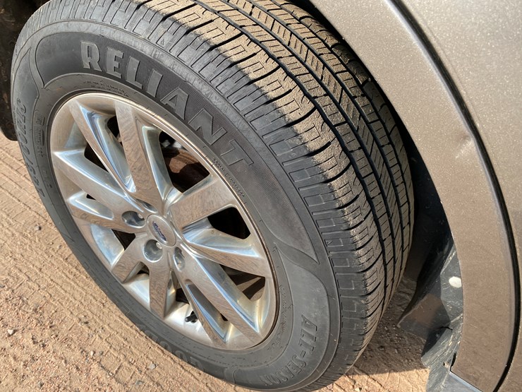 2013-ford-edge-image-55