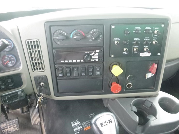 2017-international-8600-image-20