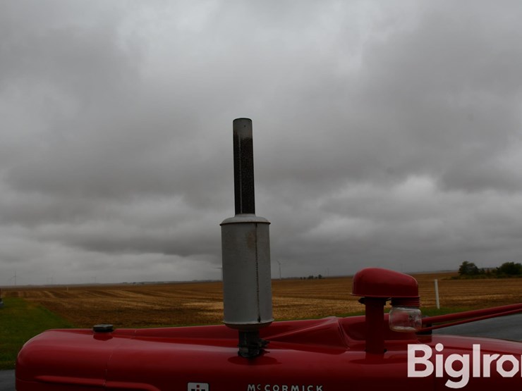 1951-farmall-m-2wd-tractor-image-10