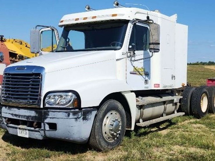 1997-freightliner-image-8