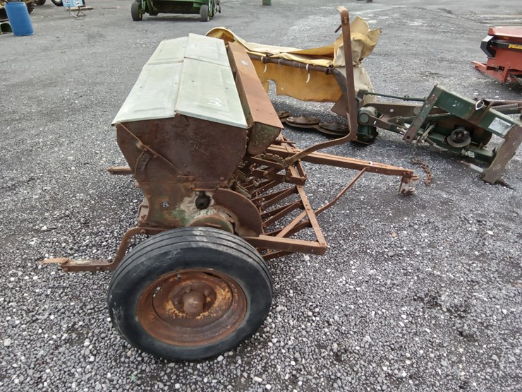 #919-•-john-deere-grain-drill-image-2