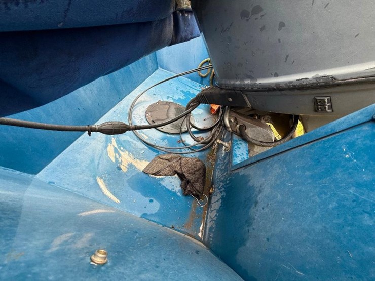 1998-crestliner-rampage-2000-deck-boat-(90hp-2-image-16