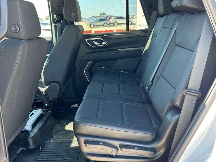 2021-chevrolet-tahoe-image-24