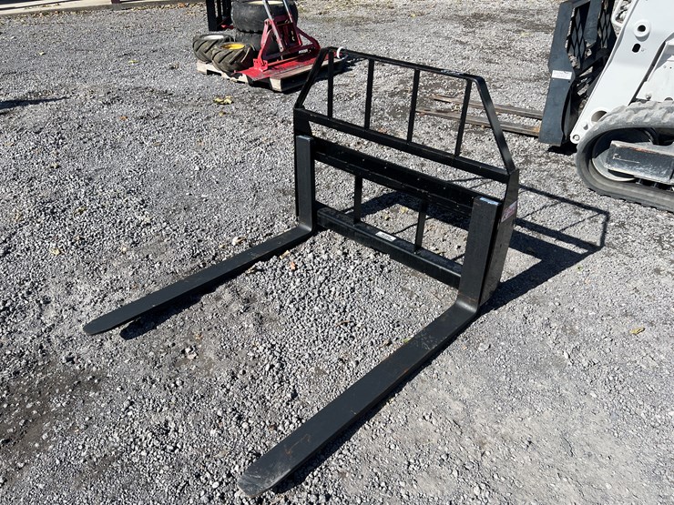 #835-•-unused-kivel-qt-pallet-forks-image-1