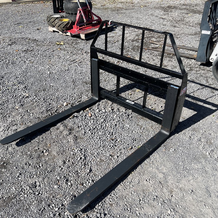 #835 • UNUSED KIVEL QT PALLET FORKS