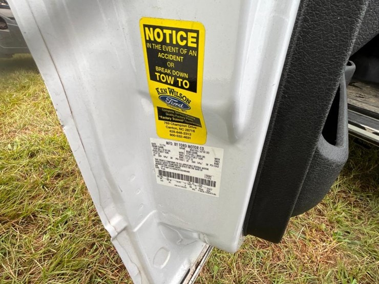 2014-ford-f150-xl-image-18