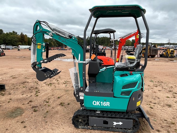 #1790-•-agt-qk16r-mini-excavator-image-8