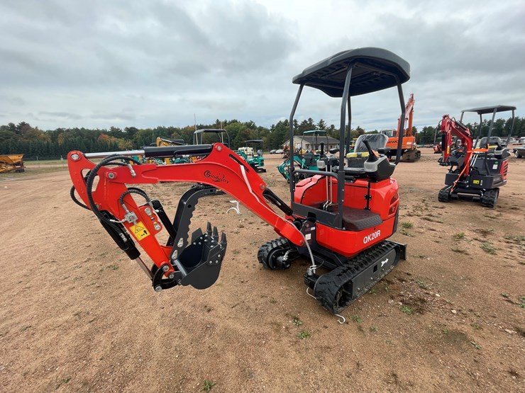 #1789-•-agt-qk20r-mini-excavator-image-1