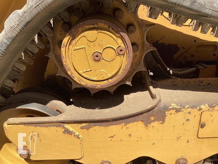 2020-caterpillar-259d3-image-13