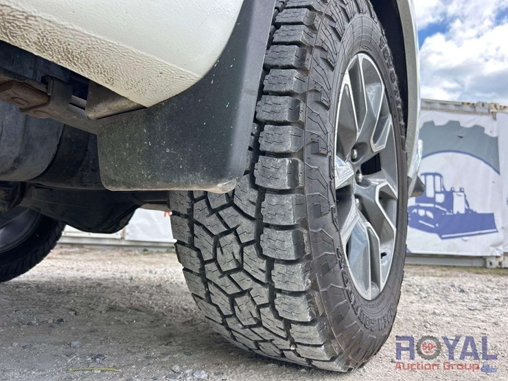 2023-chevrolet-1500-image-30