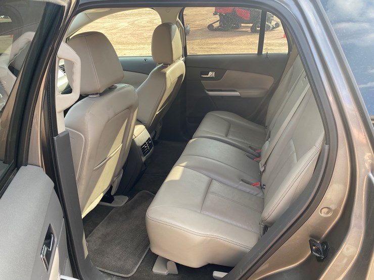 2013-ford-edge-image-65