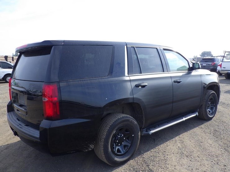 2020-chevrolet-tahoe-image-3