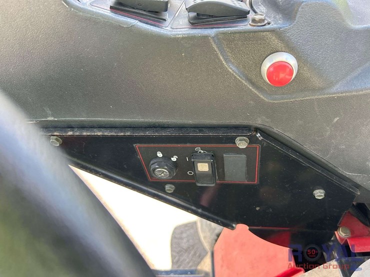 2015-toro-multi-pro-1750-175-gallon-turf-sprayer-cart-image-7