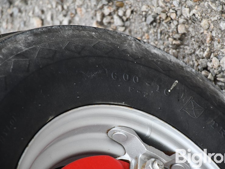 1951-farmall-m-2wd-tractor-image-17