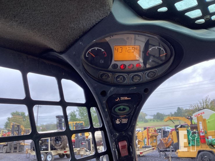 2015-bobcat-s650-image-16