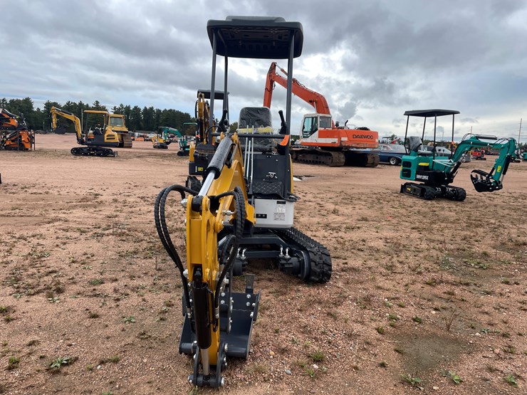 #1791-•-agt-xz20r-mini-excavator-image-2