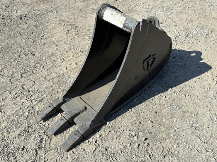 paladin-excavator-bucket-w/-teeth-12"-image-1