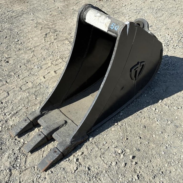 Paladin Excavator Bucket W/ Teeth 12"