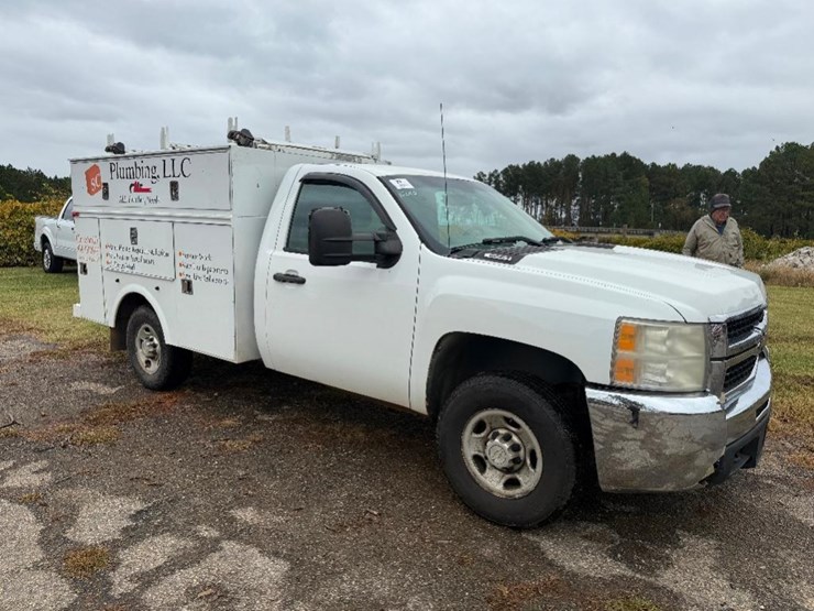 2010-chevrolet-2500-image-3