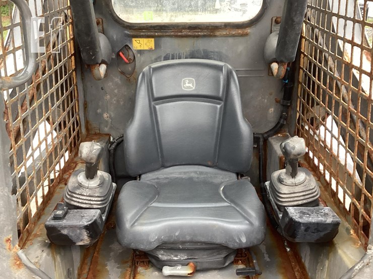 2019-deere-318g-image-13