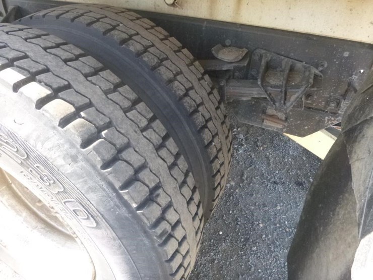 2003-international-7400-image-20