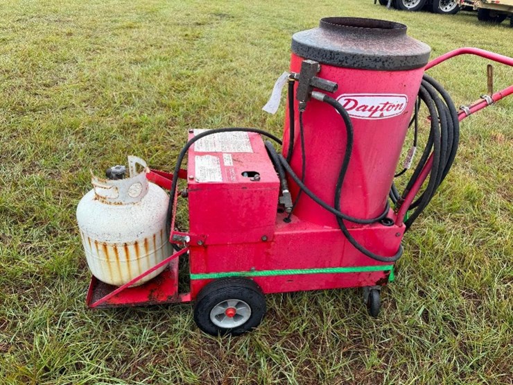 dayton-500-psi-propane-pressure-washer-image-3