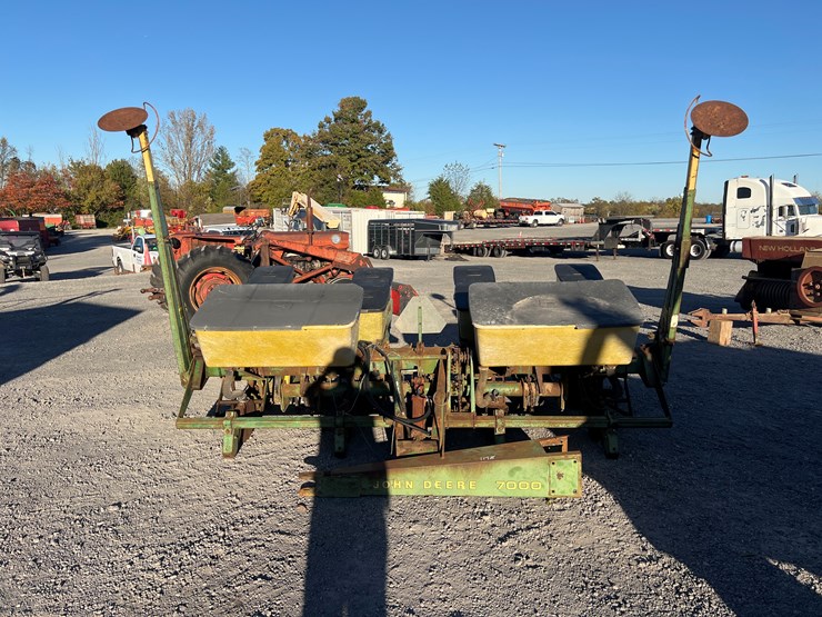 john-deere-7000-image-9