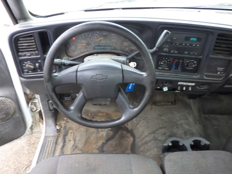 2003-chevrolet-2500hd-image-7