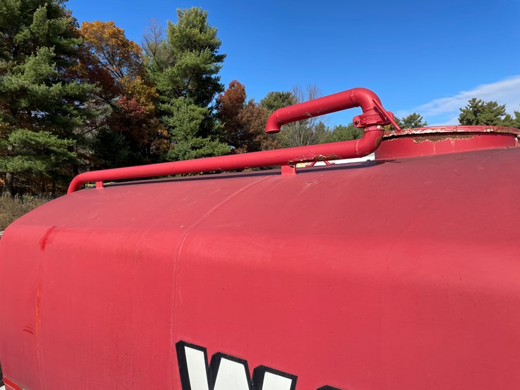 #3370-•-dust-control-5,200-gallon-water-truck-18'-tank-image-19