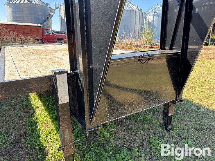 2015-travalong-t/a-gooseneck-flatbed-trailer-image-12