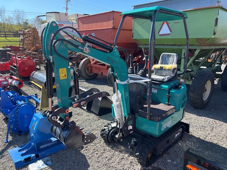 #136-•-cfg-qk16r-mini-excavator-image-1