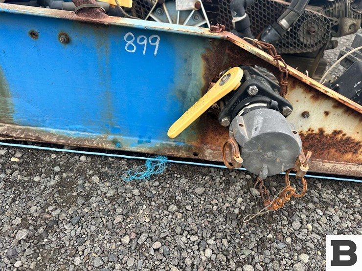 snyder-tank-sprayer-image-5