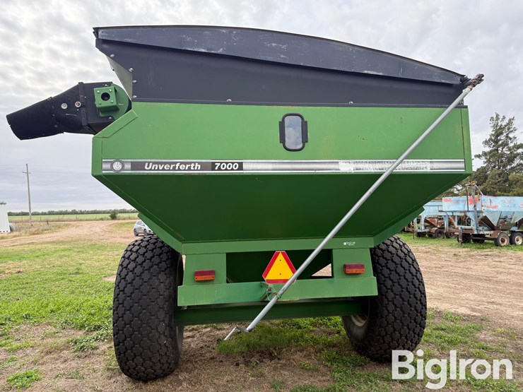 unverferth-gc-7000-grain-cart-image-6