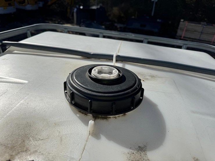 water-tank-tote-image-6