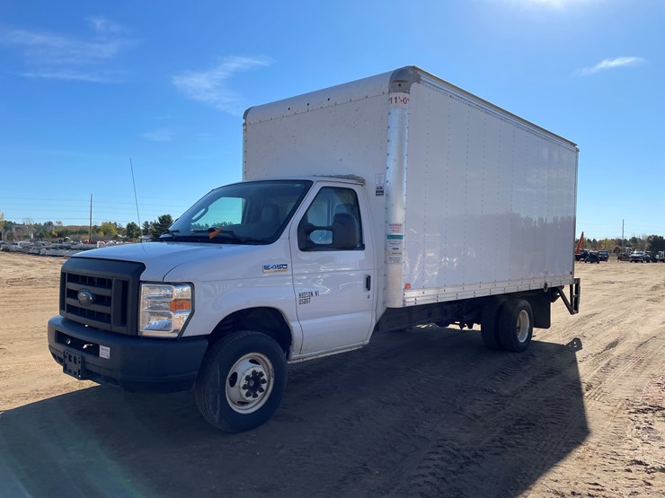 2018-ford-e450-image-1