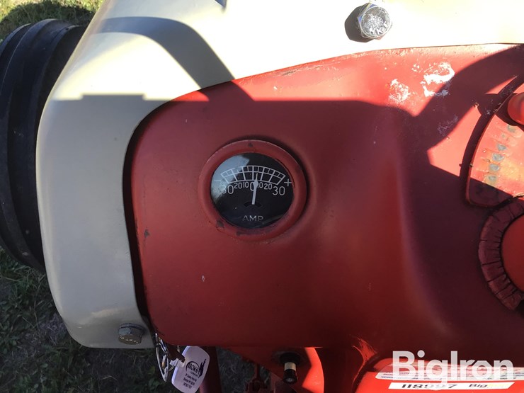 1946-ford-8n-image-16