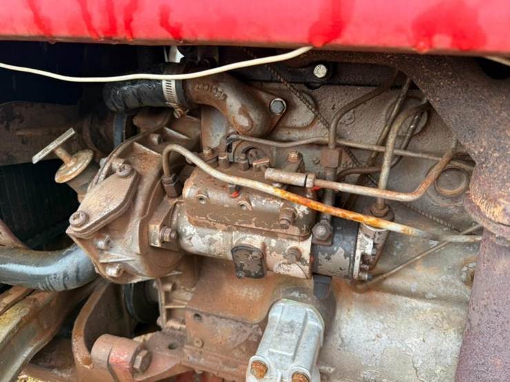 massey-ferguson-135-image-8