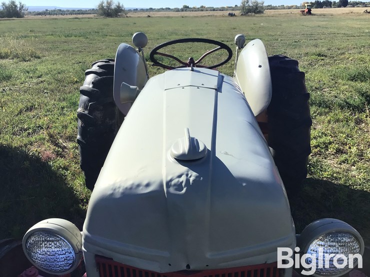 1946-ford-8n-image-10