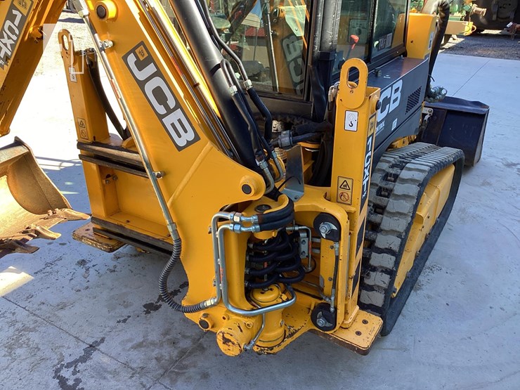 2021-jcb-1cxt-image-12