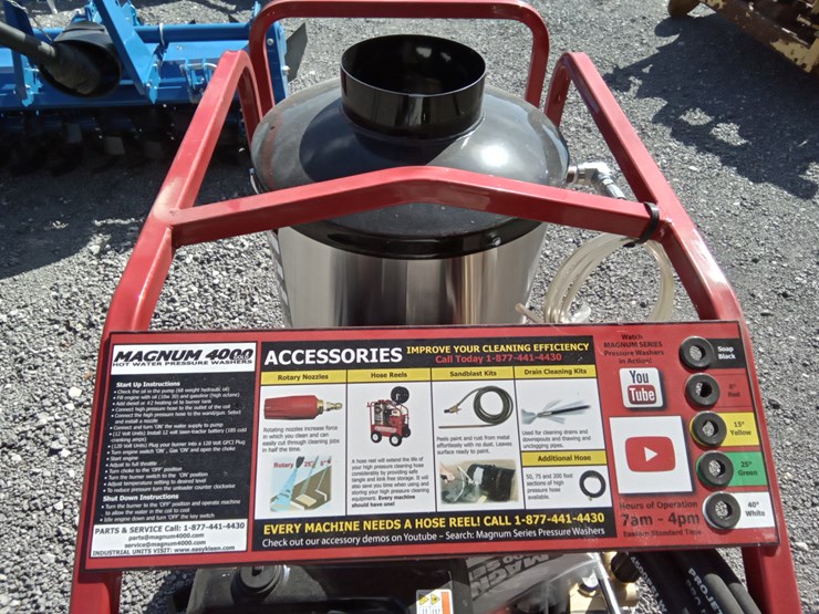 #892-•-magnum-4000-series-gold-hot-water-pressure-washer-image-4