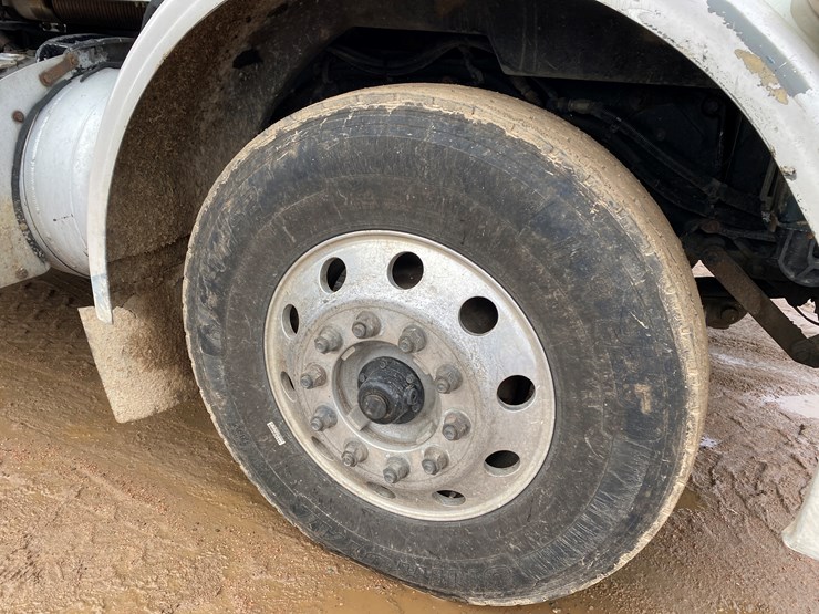 peterbilt-357-image-13