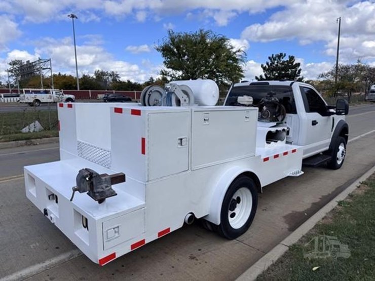 2021-ford-f450-xl-image-5